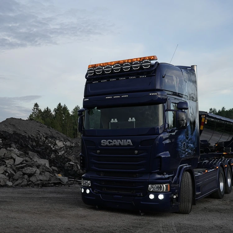Reflektor drogowy LED OZZ XR2 P9" czarny