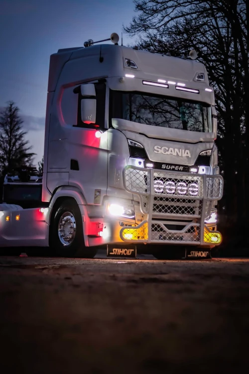 Reflektor drogowy OZZ XR2 P9" biały