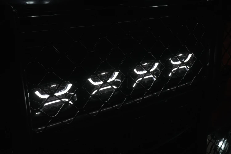 Reflektor drogowy OZZ XO1 P czarny