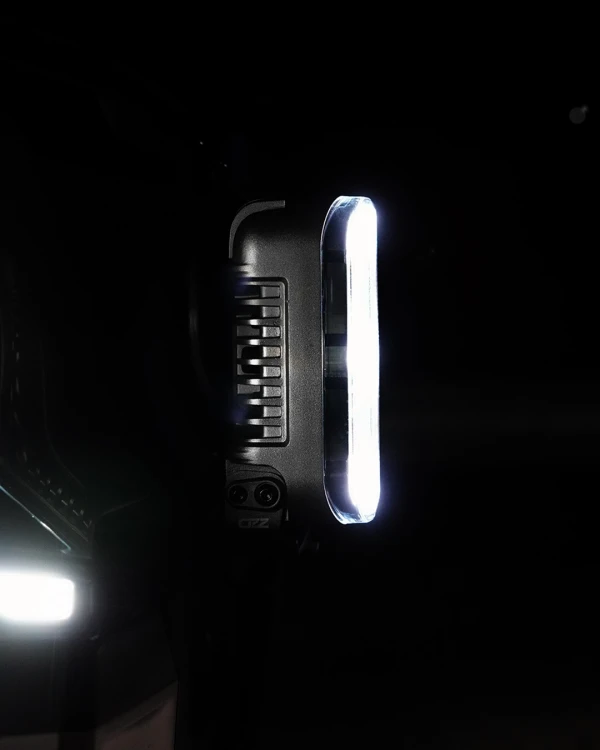 Reflektor drogowy LED OZZ SQR 7" czarny