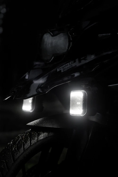 Reflektor drogowy LED OZZ SQR 3" czarny